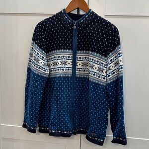 Northern Reflections Blue and White Zip-Up Sweater